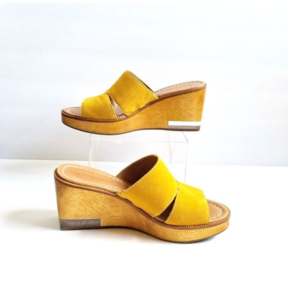 BERNARDO Kara Wedge Sandals Yellow Suede Leather Sz 8 Slip On Platform - Picture 6 of 11